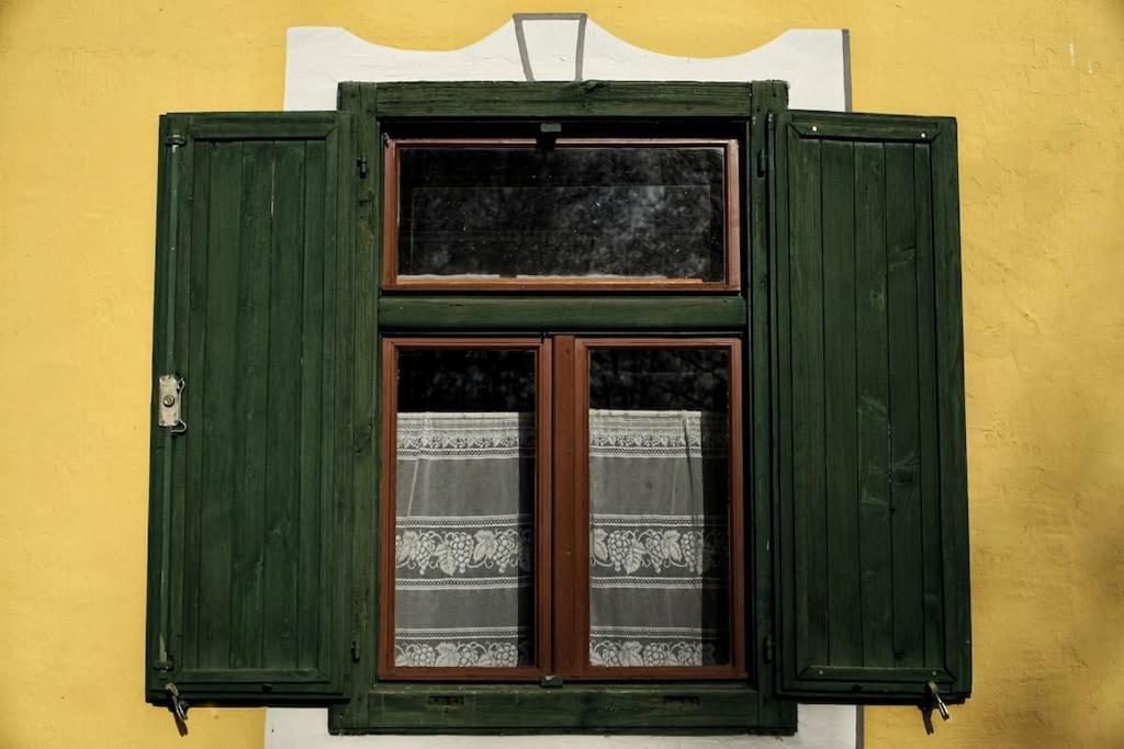 Stilvolles Landhaus Im Dreilaendereck Felsőszölnök Exterior foto